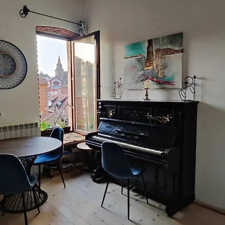 Charm Old Town Апартаменты *