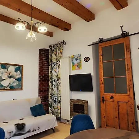 Charm Old Town Апартаменты Брашов
